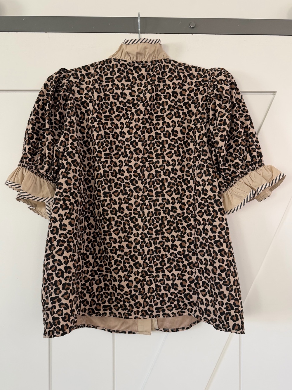 Entro Leopard Print Ruffle Sleeve Top - Picture 7 of 11
